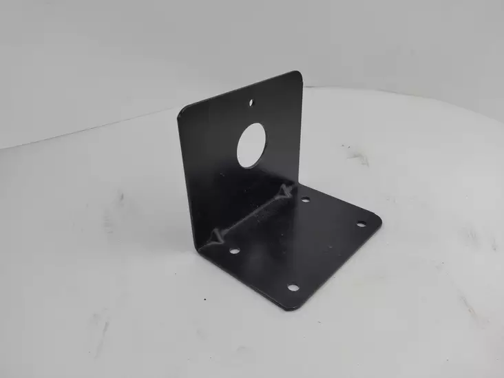 Päävirtakatkaisimen asennuskulmalevy 115 - Startit ja startinosat - 10-261735 - 1